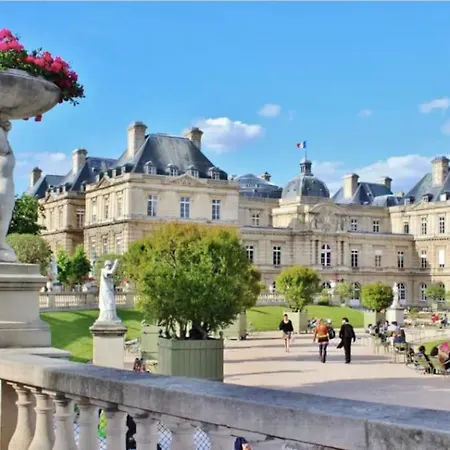 Petit Cosy A Saint-germain-des-pres Et Jardin Du Luxembourg Appartement Parijs